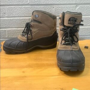 Sorel Cold Mountain Men's Thinsulate Winter Hiking Boots Size 10 EUC NM1207-251